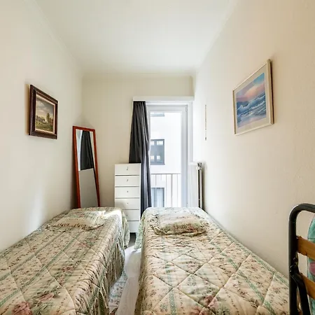 In With Sea Views Apartment