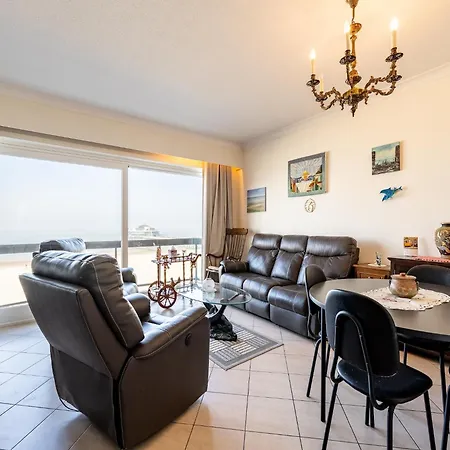 In With Sea Views Apartment