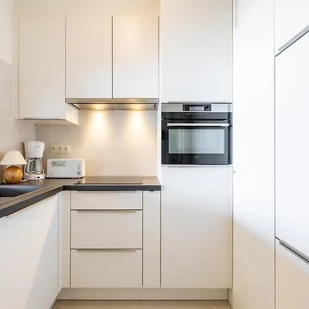 In With Sea Views Apartment